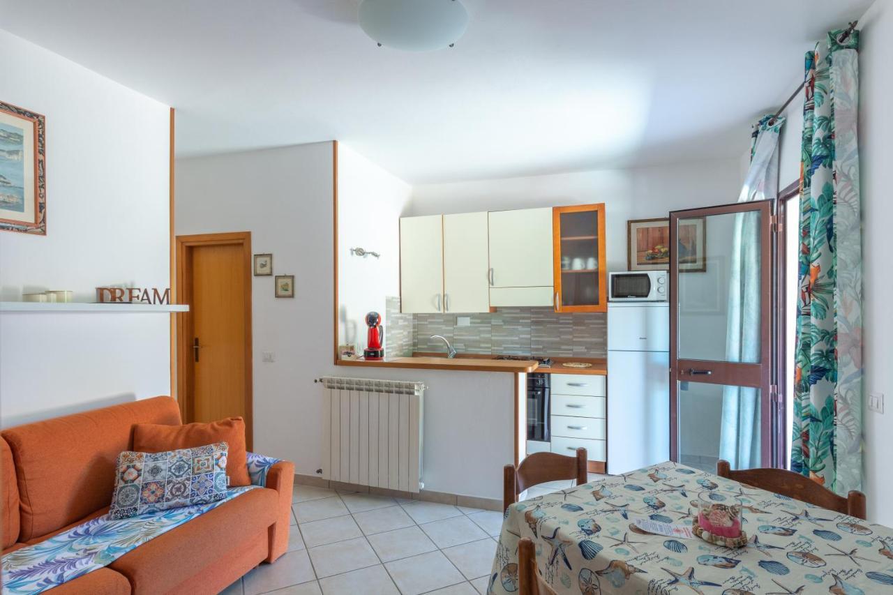 קאפוליברי Elbaloves Appartaments Villa מראה חיצוני תמונה