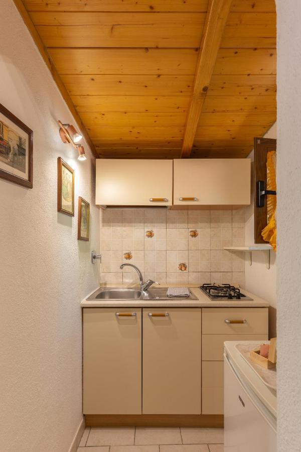 קאפוליברי Elbaloves Appartaments Villa מראה חיצוני תמונה