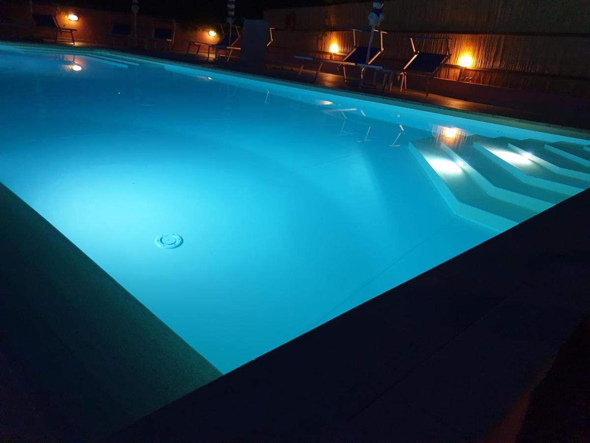 קאפוליברי Elbaloves Appartaments Villa מראה חיצוני תמונה